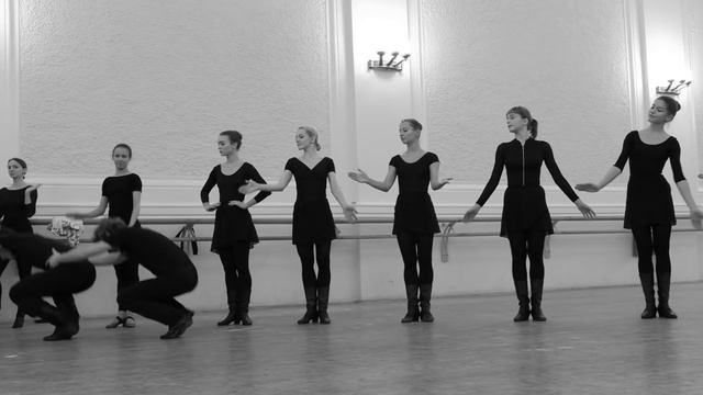 ГААНТ имени Игоря Моисеева. Фрагменты - "Арагонская хота", "Ночь на Лысой горе" смотреть онлайн