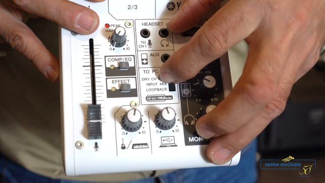 Mixer YAMAHA AG03 смотреть онлайн