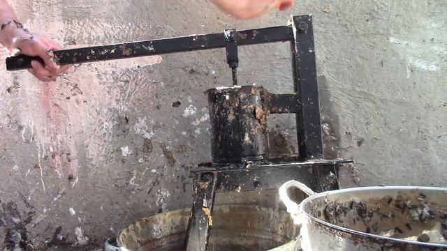 Как делать топливные брикеты из подсолнечной лузги - домашний бизнес и тепло в доме #9 смотреть онлайн