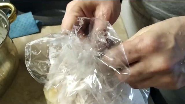 Запекаем курицу/Как вкусно и быстро запечь курицу с картошкой в духовке смотреть онлайн
