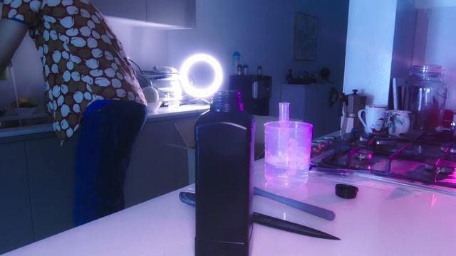 Проявляю цветную плёнку на кухне - CineStill CS41 смотреть онлайн