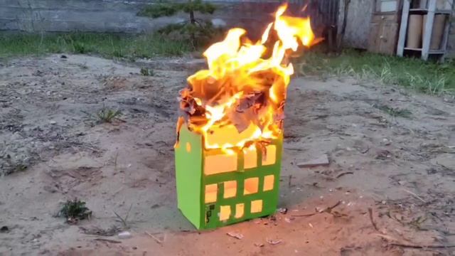 Пожар!!! Горит многоэтажный дом из картона!!! смотреть онлайн