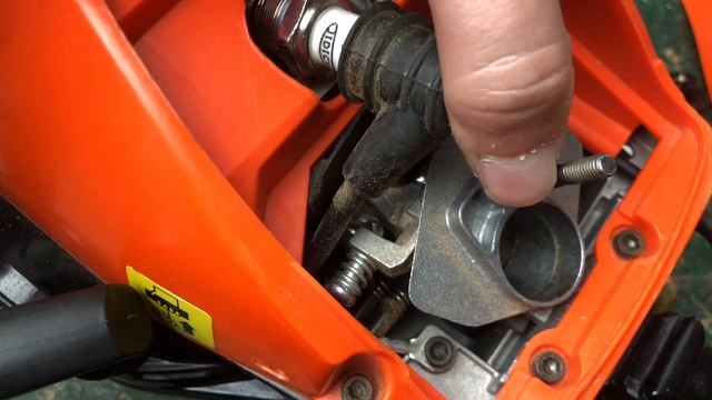 Бензопила глохнет при нажатии на газ  Причины и ремонт