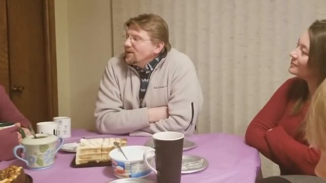 Многодетная семья День рождения 17 лет Вике Подарки, старые видео и фото Савченко смотреть онлайн