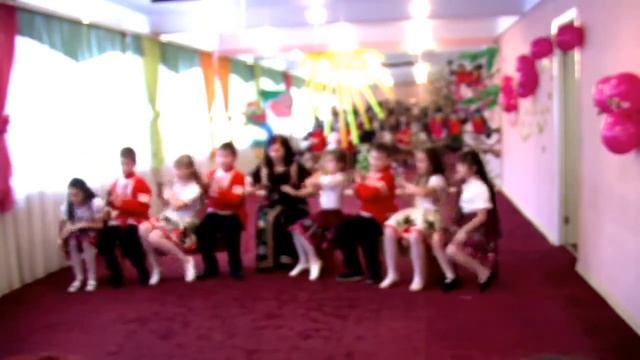 Великолепный танец с ложками на деском утреннике 8 марта смотреть онлайн