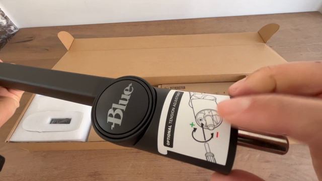 Logitech for Creators Blue Yeticaster Radius III Shockmount (Unboxing) смотреть онлайн