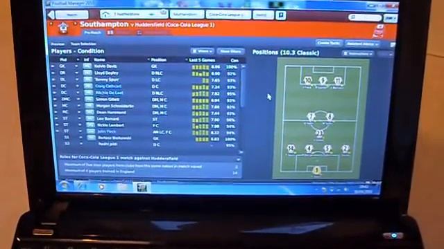 Football Manager 2010 running on the Asus EeePC 1005HA смотреть онлайн