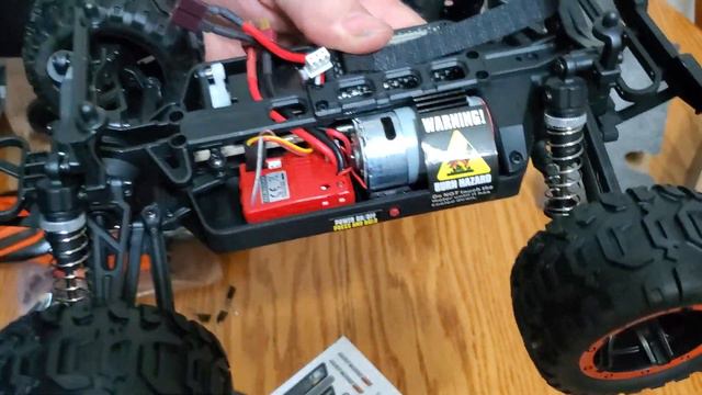 Unboxing the Loolinn Ravage 1:16 Scale Race Truck M16 смотреть онлайн