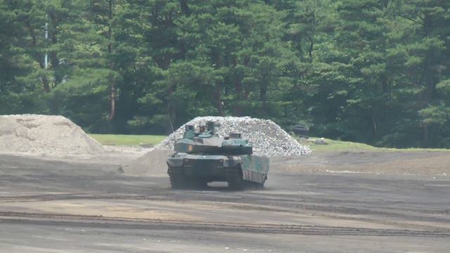 【HD】Type 10 tank prototype demonstration (Japanese new MBT) смотреть онлайн