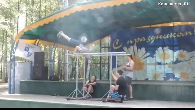 Силовые и акробатические трюки показали в Международный день семьи смотреть онлайн