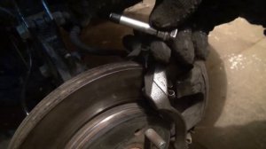 Обслуживание направляющих суппорта Mazda Demio