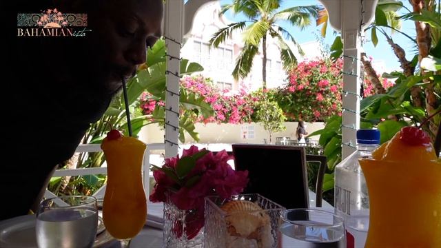 Staycation @ Comfort Suites Paradise Island | Bahamas Vacation VLOG 2022 | Atlantis + Bahamian Food смотреть онлайн