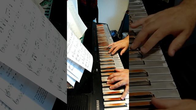 healing hands/ amazes me/ sleeping with the past/ simple life *covers* смотреть онлайн