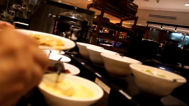 Acacia hotel buffet experience смотреть онлайн