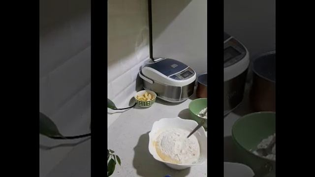 Pirog cu miere prigatit in Multivarca смотреть онлайн