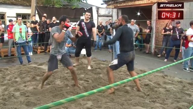 Изматывающий бой на морально-волевых смотреть онлайн