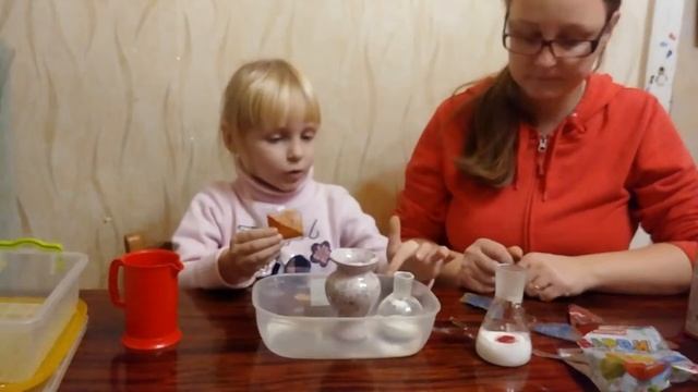 Домашний вулкан. Как сделать вулкан. Опыты с детьми смотреть онлайн