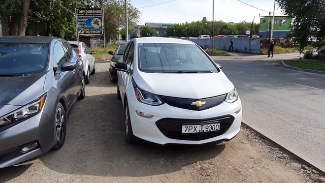 Сравнение Chevrole Bolt и Nissan Leaf, мнение 2х владельцев. смотреть онлайн