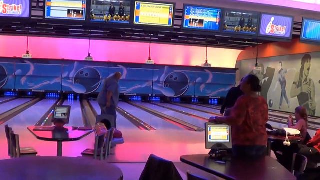 Clifton Hill Giveaways with Christine Lynn: January 2014 - week#1 смотреть онлайн