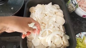 Пангасиус с картофелем в духовке