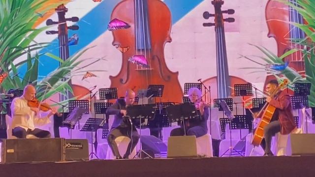Czardas de V.Monti. Arreglo de Miguel Angel Cotignola. Cuarteto de Cuerdas Ludwig смотреть онлайн