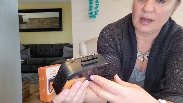 Review of UCEC Portable Cassette Players and Recorders, Audio Music Cassette Tape to MP3 Converter смотреть онлайн