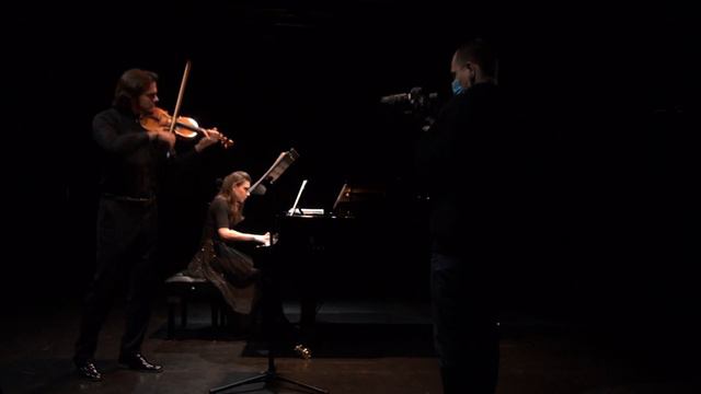 Paul Hindemith Sonata for violin and piano in E (1935) - David Ardukhanian & Alisa Kupriyova смотреть онлайн