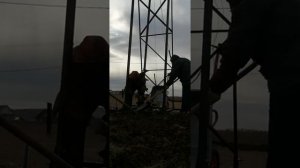 мотобур с понижающим редуктором на стойке.