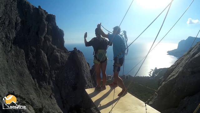 Регина Ильяс-Кая, бухта Ласпи, Rope jumping with Skyline x-team in Crimea смотреть онлайн