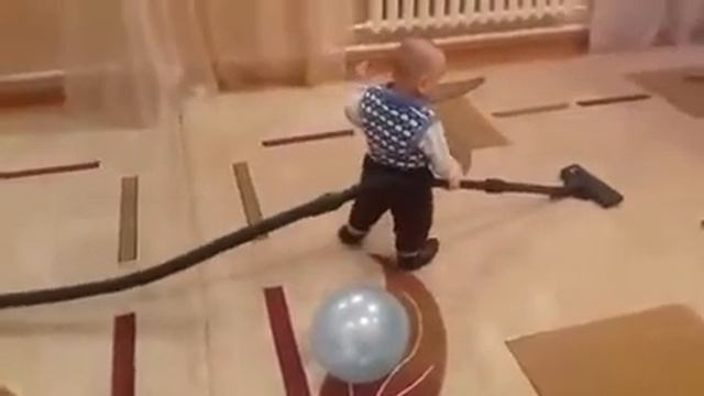 Абдулла помогает маме! !! смотреть онлайн