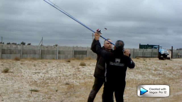 Не напрягаясь 160 метров! Мастер-класс по забросу серфовым удилищем!