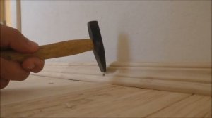 Установка деревянного плинтуса на пол своими руками. Монтаж плинтуса
