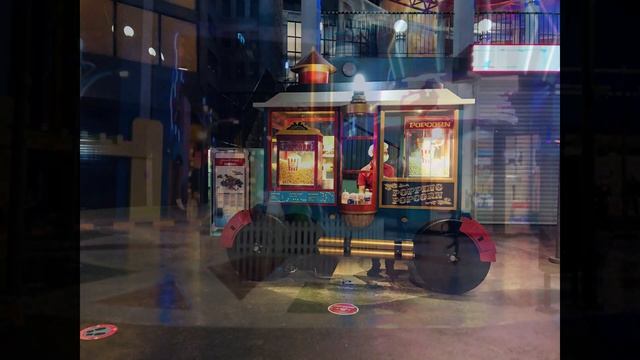 IMG Worlds of Adventure | Theme Park in Dubai смотреть онлайн