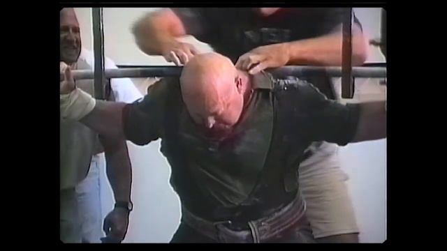 Westside Barbell | Louie Simmons Squats 920 Lbs / 417,5 Kg In 2000