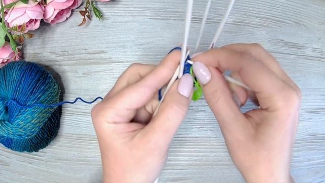 Как связать шапку спицами от макушки. Двойная шапочка. Легко, просто, красиво! смотреть онлайн