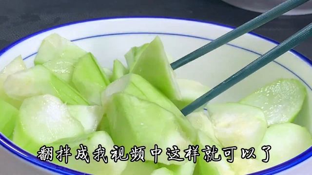 為什麼酒店炒的絲瓜，上桌兩個小時，都是翠綠翠綠的，技巧全在這！【阿光廚房】#炒絲瓜 смотреть онлайн