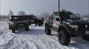 Джипы на портальных мостах и девятка на цепях