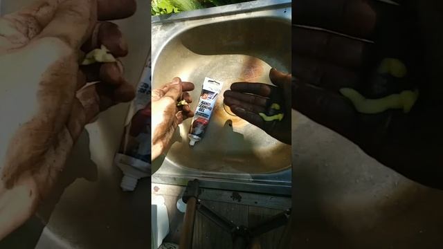 Как отмыть руки от масла #shorts #Абразивнаяпаста для рук #автолайфхаки смотреть онлайн