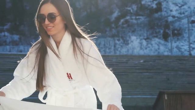 Открытый бассейн в отеле Sochi Marriott Krasnaya Polyana смотреть онлайн