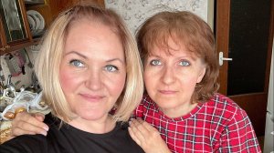 У Папы новая подружкаЗашла в гости к сестричке