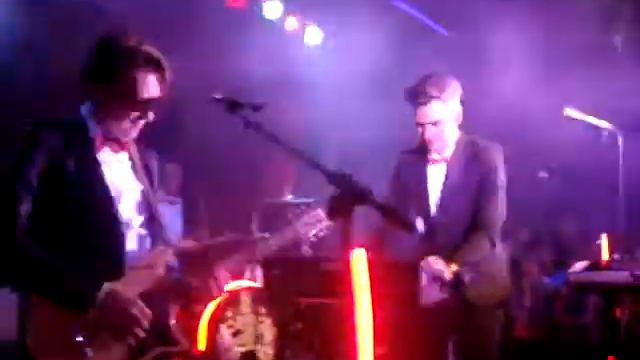 Tesla Boy - Intro, live @ 16 Tons (11.05.2011) смотреть онлайн