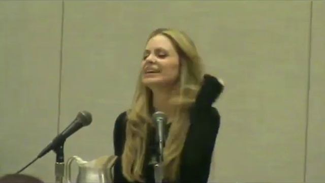Kristin Bauer van Straten Phoenix Comic Con Panel 2011 Pt. 3.mp4 смотреть онлайн