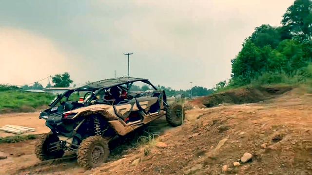 Off-Roader:: Can-Am Maverick XRS Max Test Drive @silasbonar46 смотреть онлайн
