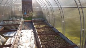 Купил грунт овощная грядка и торф насыплю в теплице для помидоров