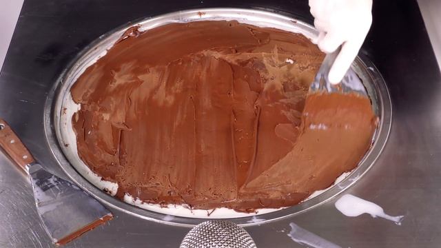 Massive Nutella Bucket Ice Cream Rolls | making Ice Cream out of Chocolate Hazelnut Spread - ASMR смотреть онлайн