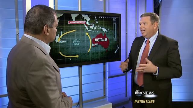MH370 Search: Suitcase, Plane Debris Re-Opens Mystery смотреть онлайн