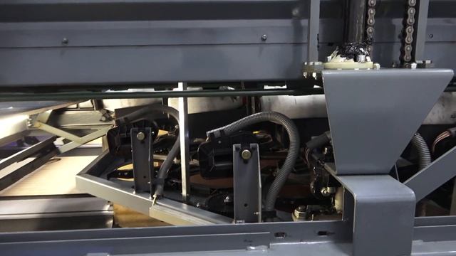 Игра в боулинг. Кто же там расставляет кегли?) смотреть онлайн