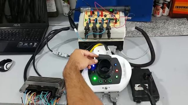 Prueba de un Sistema de Renault con ECU 5nR utilizando Fullprob смотреть онлайн