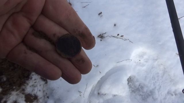 Atradumi sniegotā laukā/Finds in a snowy field.RUS.sub. смотреть онлайн