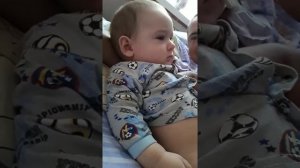 Папа ругает сына